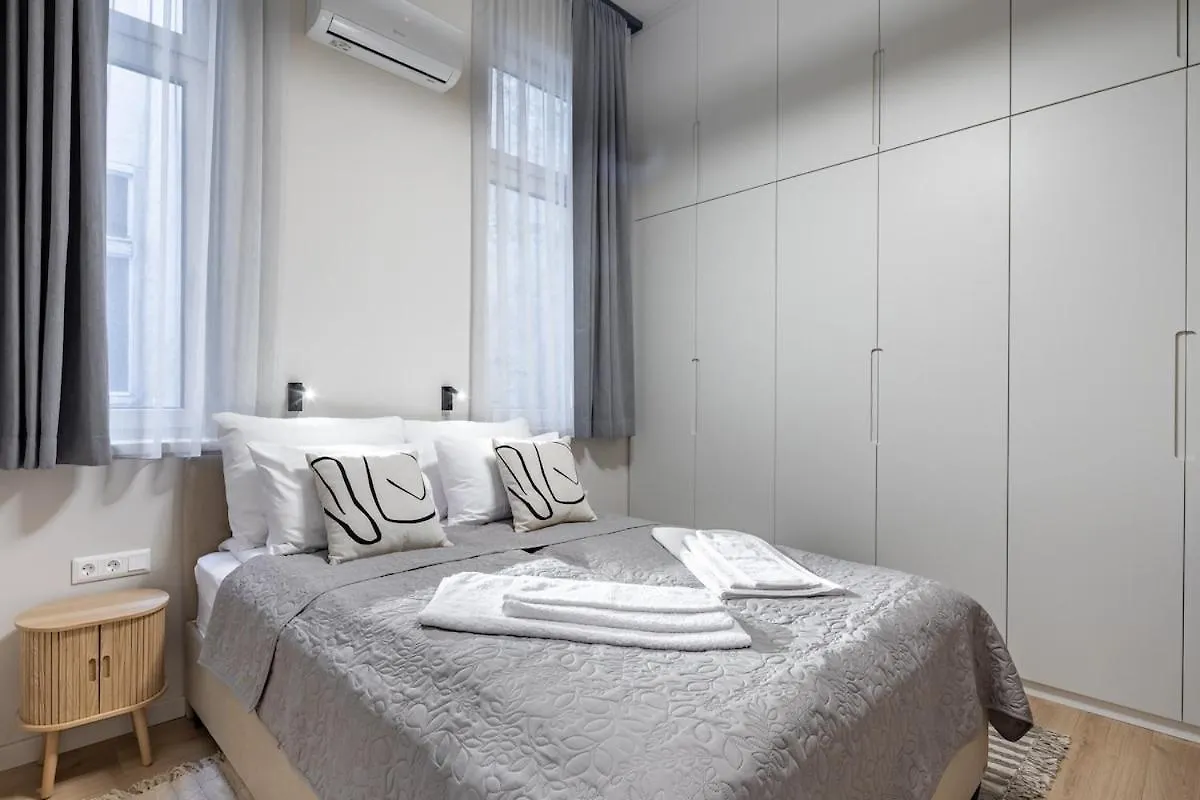 Central Elegance Budapest 0*,