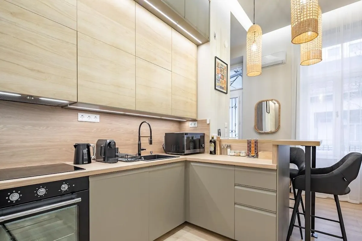 Central Elegance Budapest Apartment