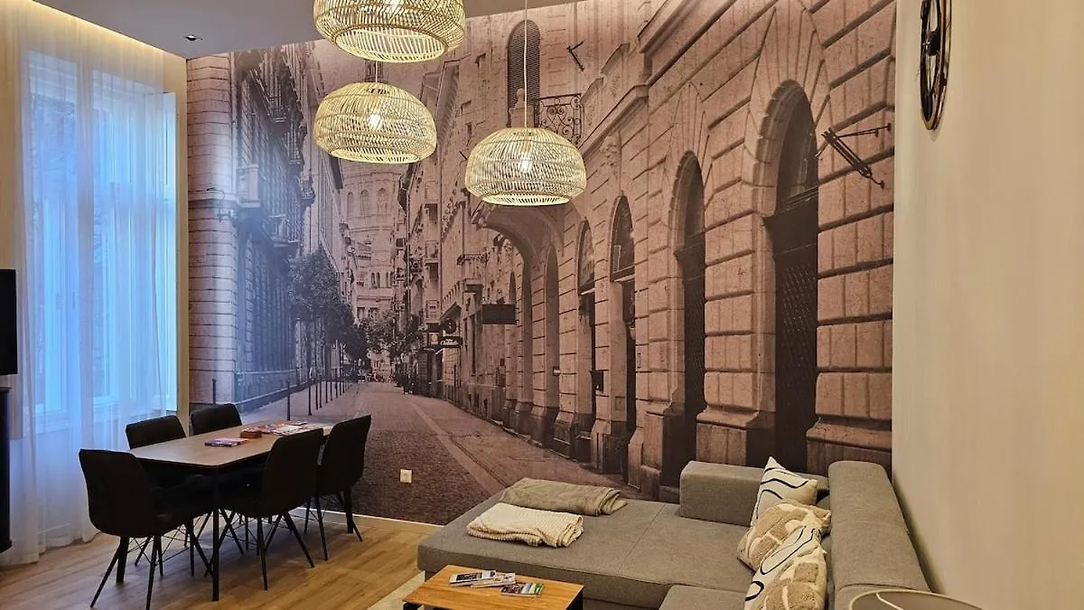 Central Elegance Budapest Apartment